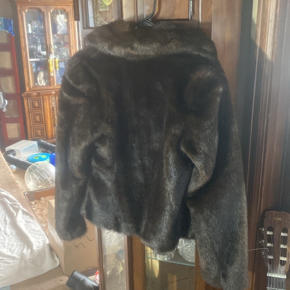 Women’s faux fur short jacket M NWOT - Picture 3 of 5